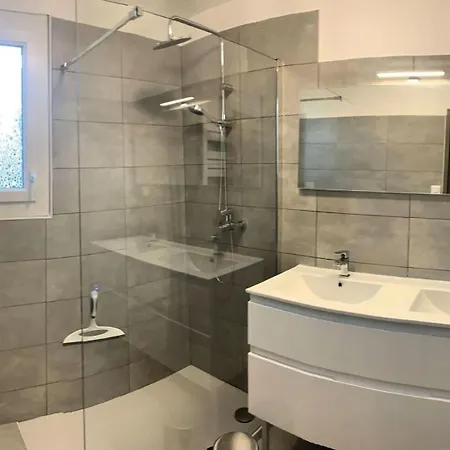 Résidence Mistral - 6 Couchages à 100m De La à Six Fours Les Plages Mae-8864 Appartement
